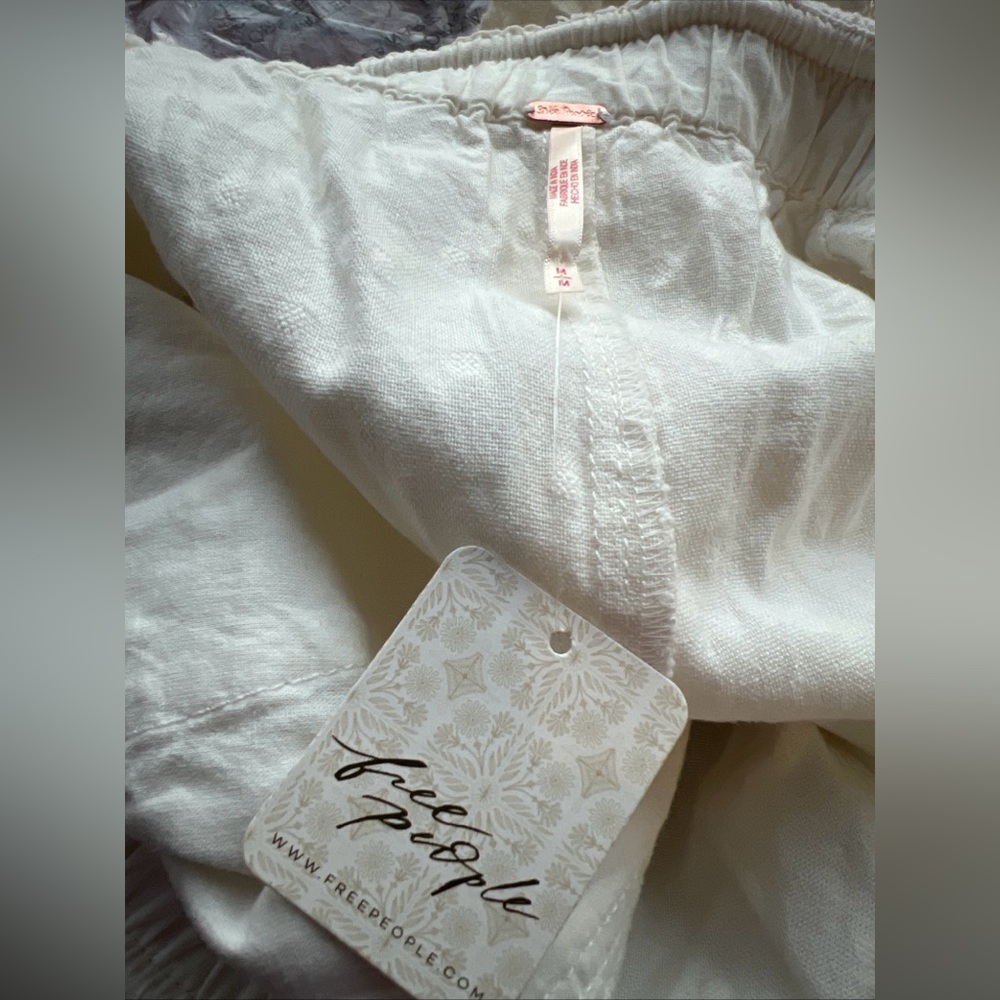 Free People So Sweet Board Eyelet Embroidered Lace High Rise Pull On Shorts M - Picture 8 of 8